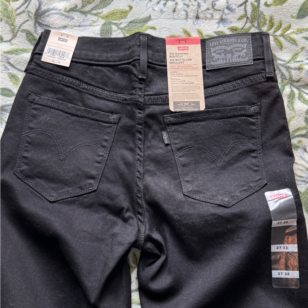 Levi's Black High Rise Jeans Modern Classic Style